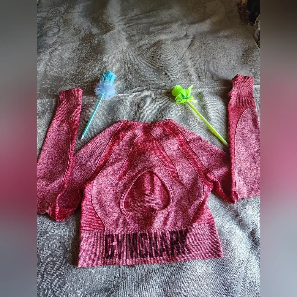 Gymshark Pink Long Sleeve Crop Top - Picture 3 of 5